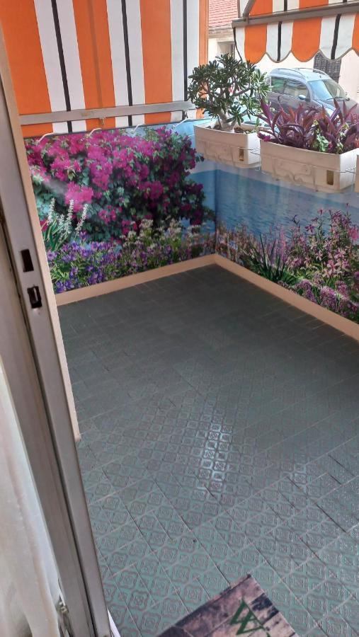 芒通Chez Bianca Les Coquelicots Les Lucioles公寓 外观 照片
